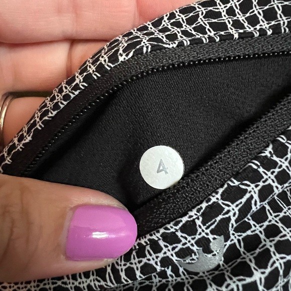 Lululemon Speed Up Tight - Picture 6 of 6